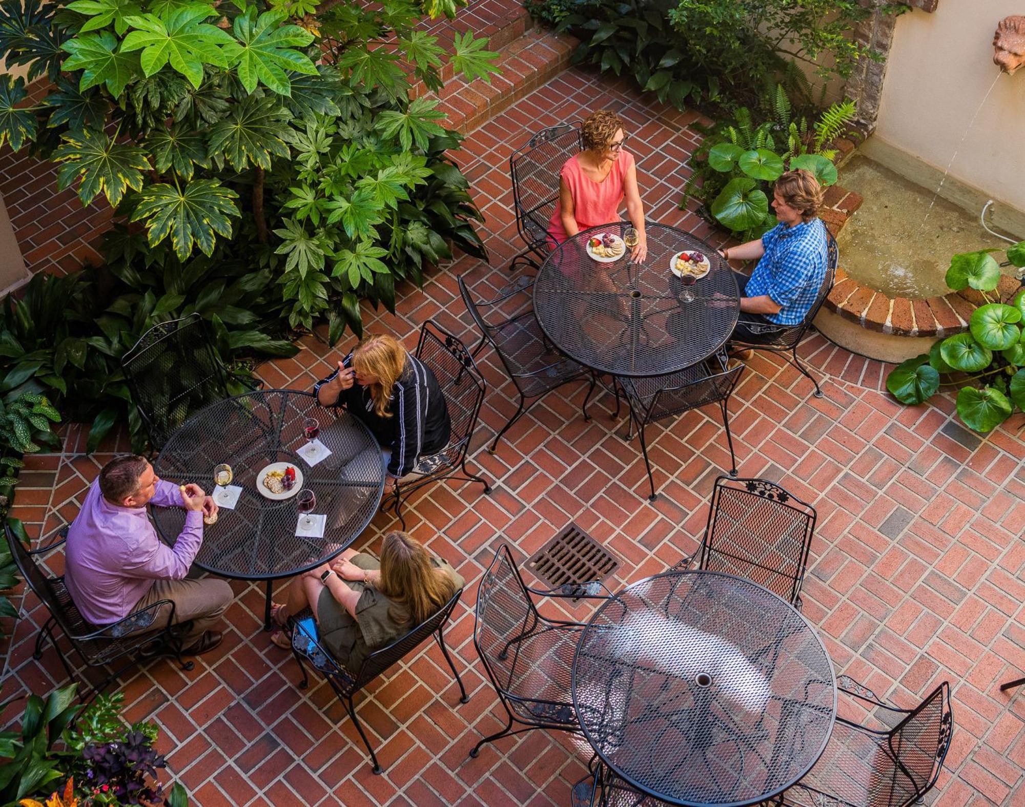 Kings Courtyard Inn Charleston Exterior photo